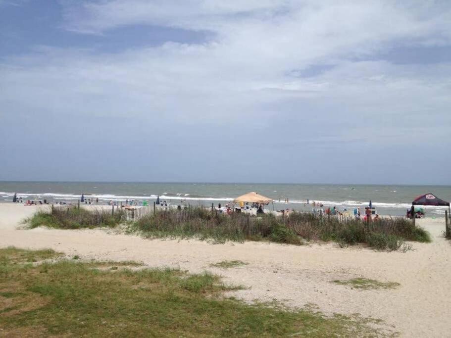*Renovated Oceanfront Condo*Queen Beds*Pools*Hot Tubs*More*P220 Мертл-Біч Екстер'єр фото