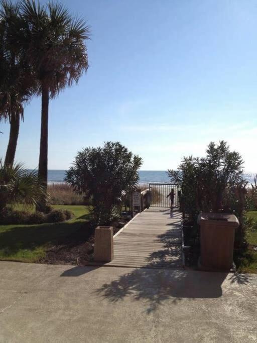 *Renovated Oceanfront Condo*Queen Beds*Pools*Hot Tubs*More*P220 Мертл-Біч Екстер'єр фото